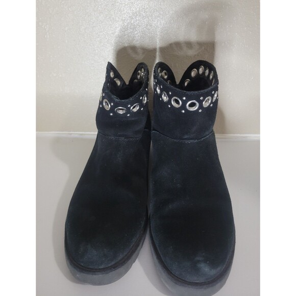 UGG Australian Riley Grommet Classic Suede ANKLE BOOTS Size 8 - Picture 2 of 7